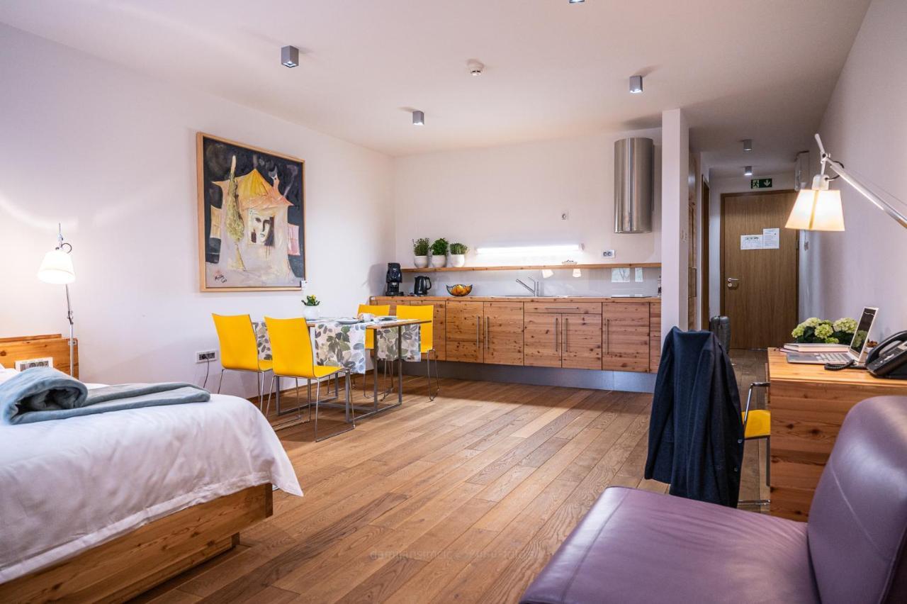 Vila Vipolze - Rooms & J. Suites 外观 照片