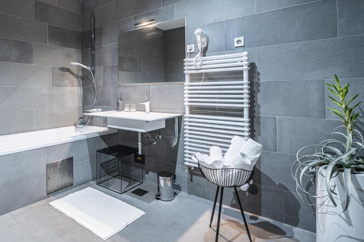 Vila Vipolze - Rooms & J. Suites 外观 照片